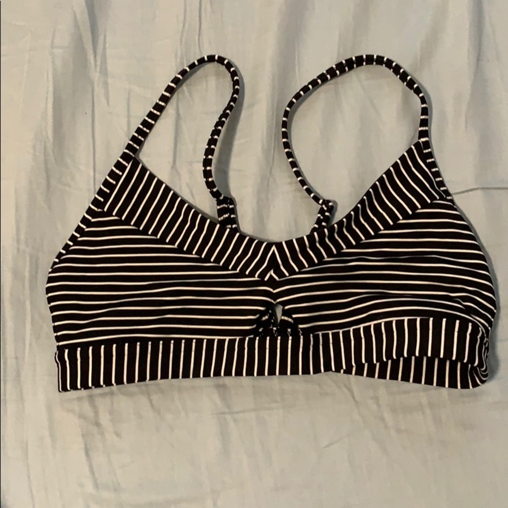 Lululemon sports bra